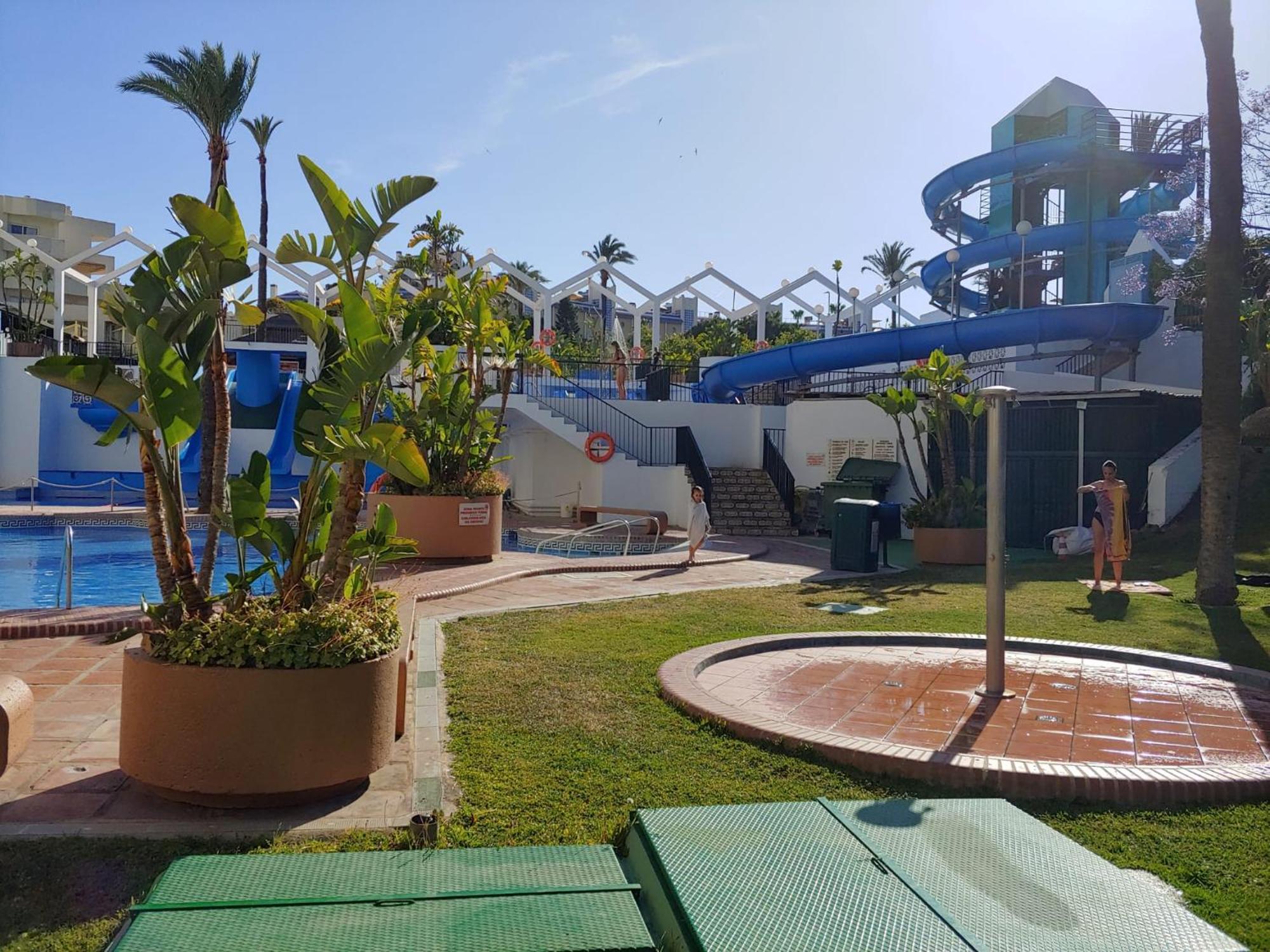 Benalbeach R&R Suite เบนัลมาเดนา ภายนอก รูปภาพ